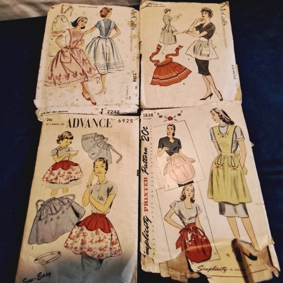 4 Vtg Unused Apron Patterns - Picture 1 of 5